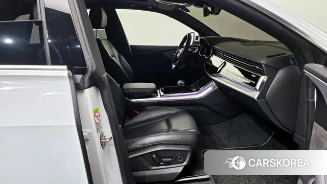 Audi Q8 (4M) 2021 Белый из Кореи, фото 2