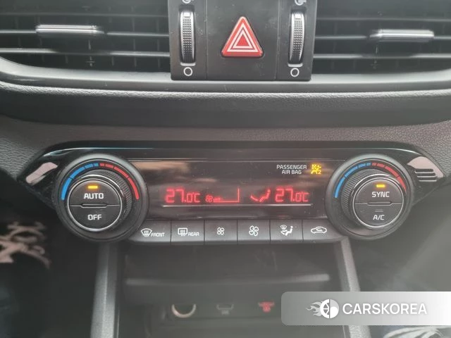 Kia The New K3 2nd generation 2021 Белый из Кореи, фото 2