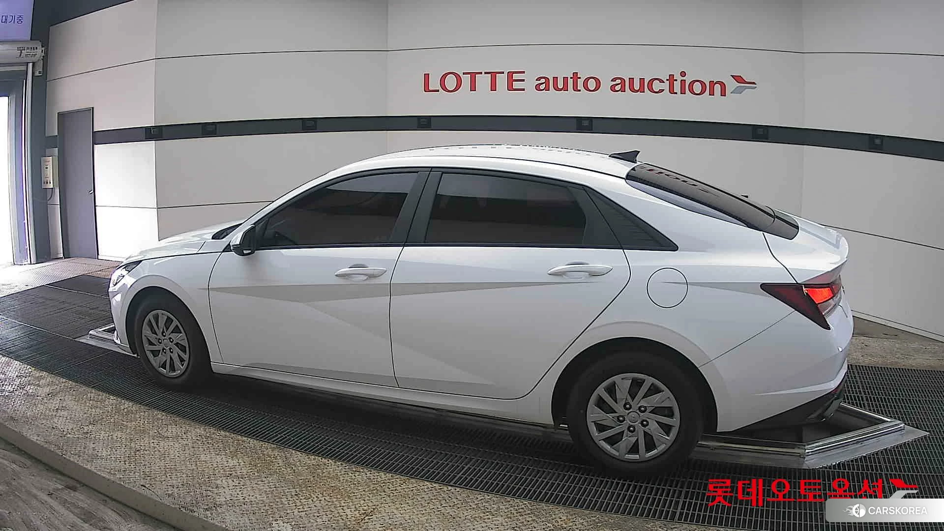 Hyundai Avante 2021 Polar White из Кореи, фото 2