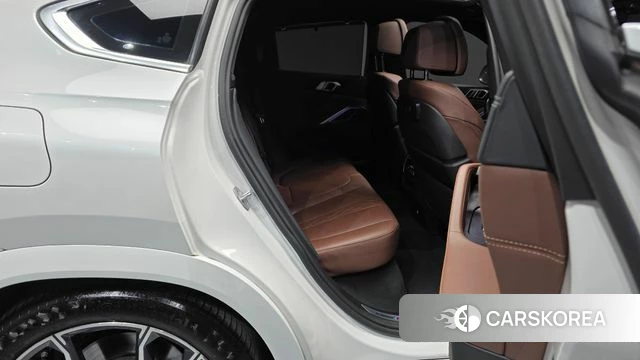 BMW X6 (G06) 2023 Белый из Кореи, фото 2