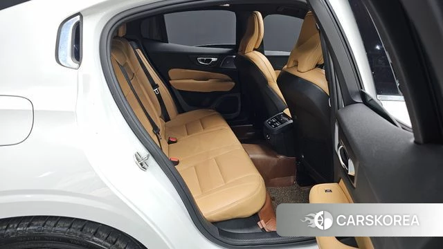 Volvo S60 3rd generation 2020 Белый из Кореи, фото 2
