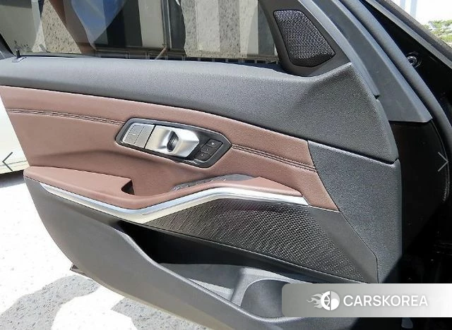 BMW 3 Series (G20) 2022 Черный из Кореи, фото 2