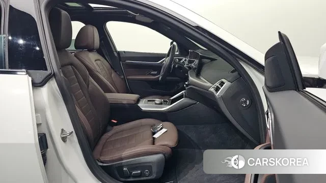 BMW 4 Series (G22) 2025 Белый из Кореи, фото 2