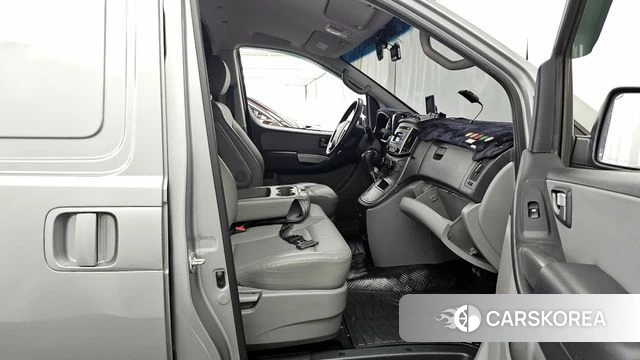 Hyundai The New Grand Starex 2018 Серебристо-серый из Кореи, фото 2