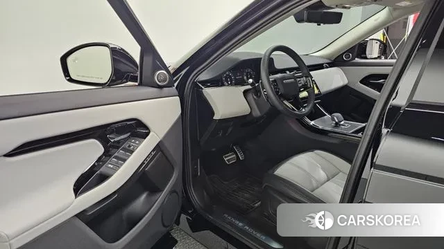 Land Rover Range Rover Evoque 2nd Generation 2025 Черный из Кореи, фото 2