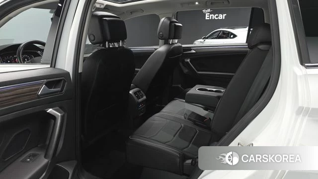 Volkswagen Tiguan Allspace 2022 Белый из Кореи, фото 2