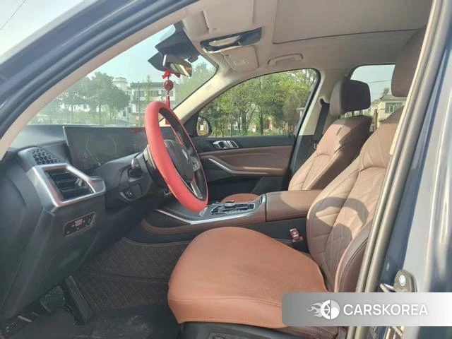 BMW X7 2023 Серебристо-серый из Китая, фото 2