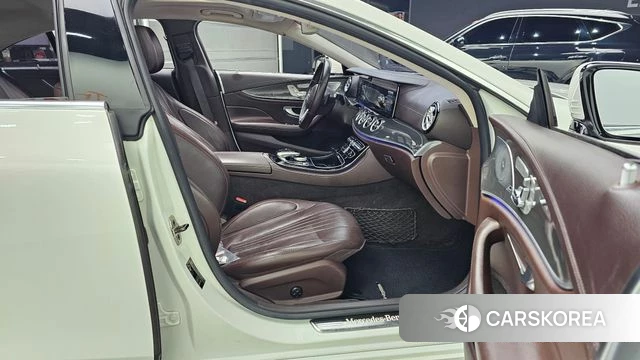 Mercedes-Benz CLS-Class C257 2018 Белый из Кореи, фото 2