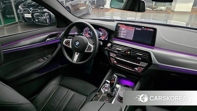 BMW 5 Series (G30) 2023 Серый из Кореи, фото 2