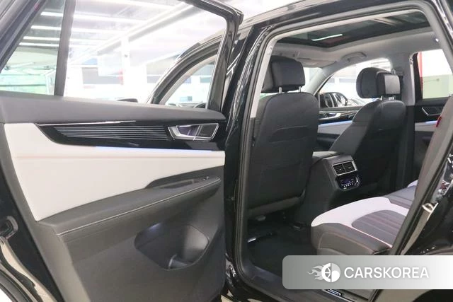 Volkswagen Tourang 2024 Черный из Китая, фото 2