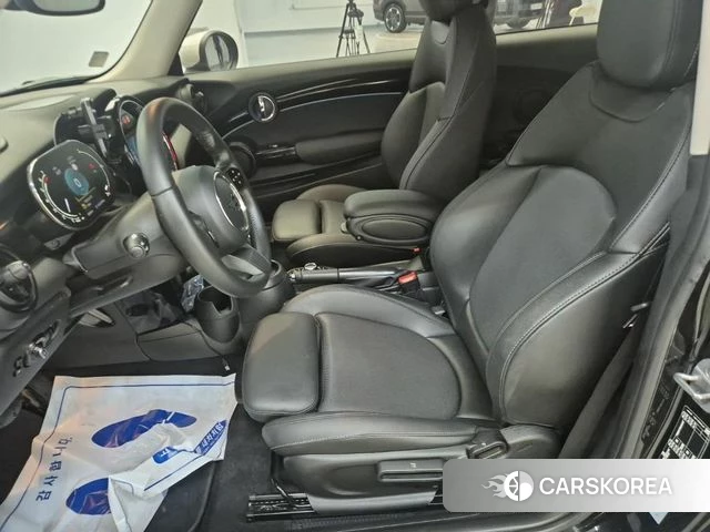Mini Cooper 2022 Черный из Кореи, фото 2