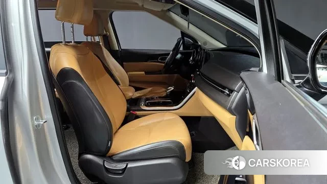 Kia Carnival 4th generation 2021 Серебряный из Кореи, фото 2