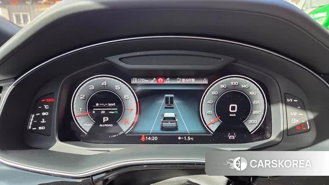 Audi Q8 (4M) 2023 Черный из Кореи, фото 2