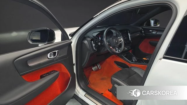 Volvo XC40 2021 Белый из Кореи, фото 2