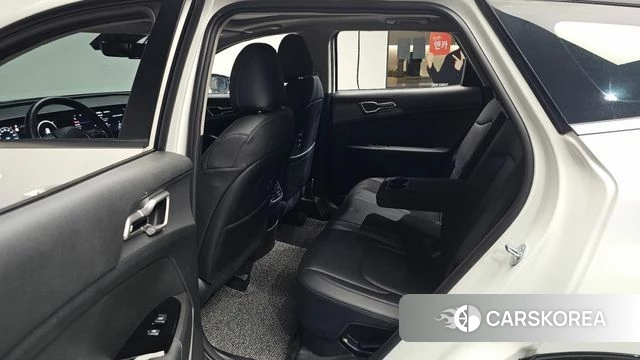 Kia Sportage 5th Generation Hybrid 2023 Белый из Кореи, фото 2
