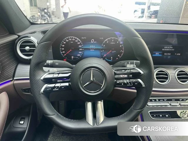 Mercedes-Benz E-class 2021 Темно-серый из Китая, фото 2
