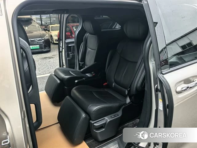 Toyota Saina 2023 Шампань из Китая, фото 2