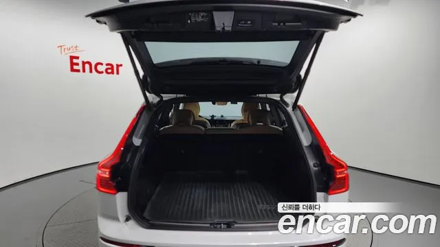 Volvo XC60 second Generation 2018 Белый из Кореи, фото 2