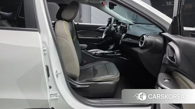 Chevrolet (GM Daewoo) Trax Crossover 2023 Белый из Кореи, фото 2