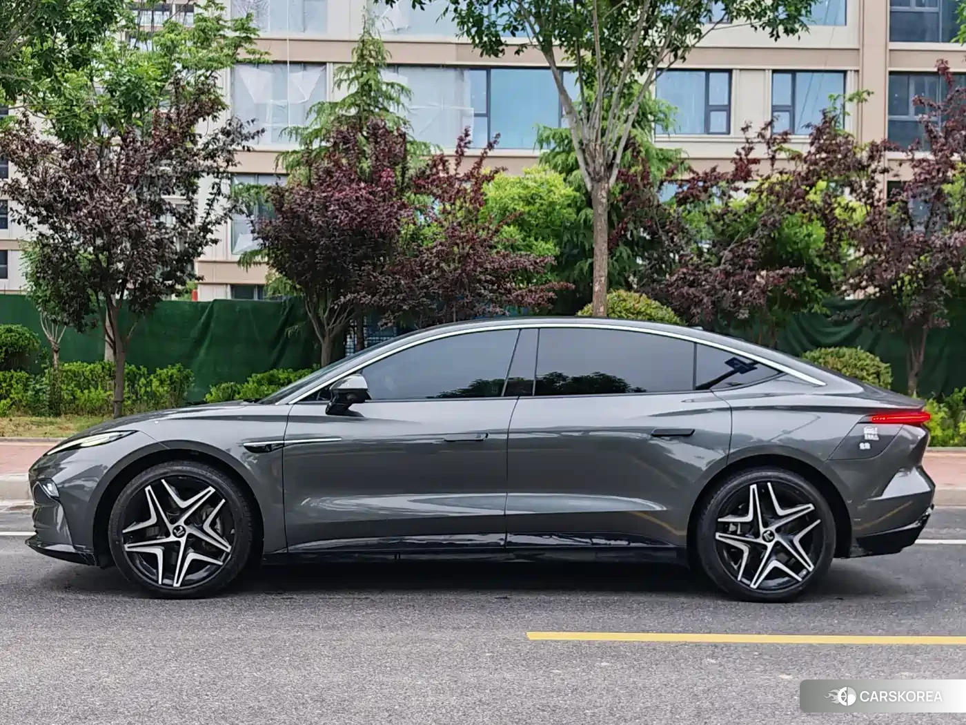 Roewe Feifan F7 2023 Silver/gray из Китая, фото 2