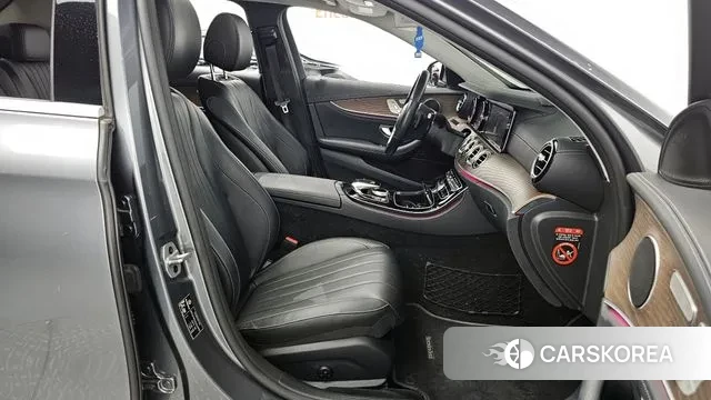 Mercedes-Benz E-Class W213 2019 Серый из Кореи, фото 2