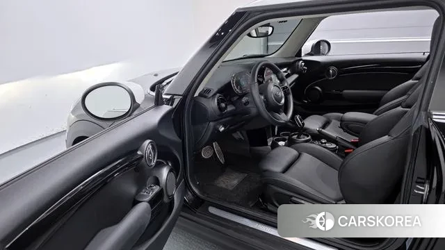 Mini Cooper 2022 Черный из Кореи, фото 2