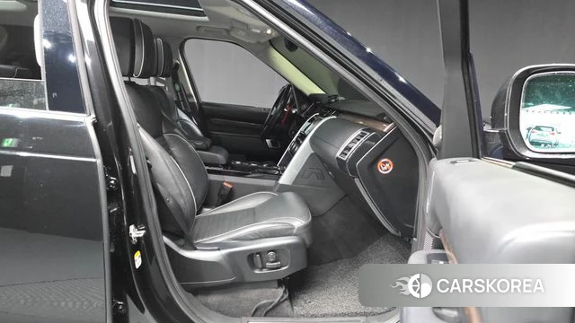 Land Rover Discovery 5 2018 Черный из Кореи, фото 2