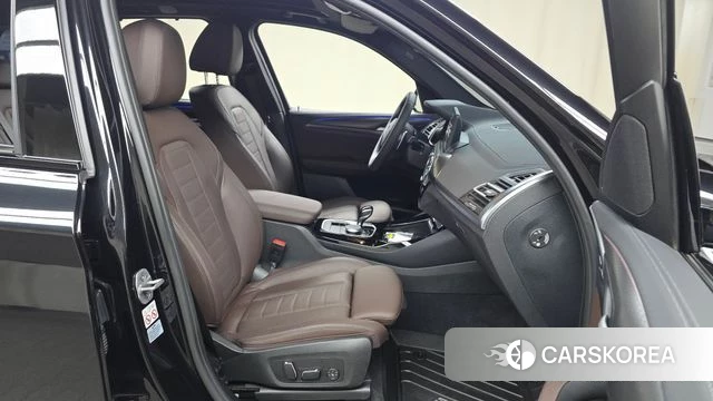 BMW X3 (G01) 2024 Черный из Кореи, фото 2
