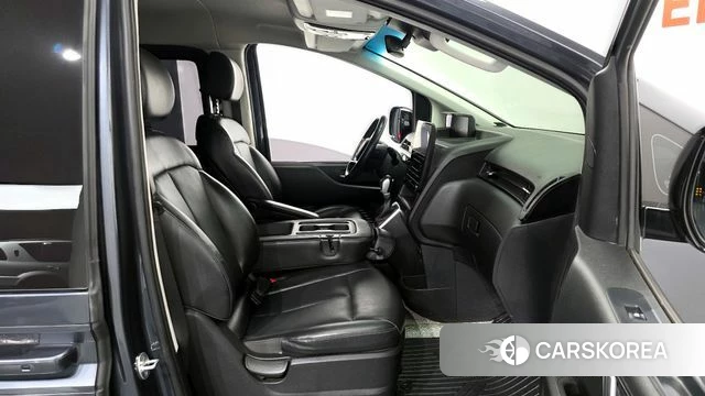 Hyundai Staria 2021 Серый из Кореи, фото 2