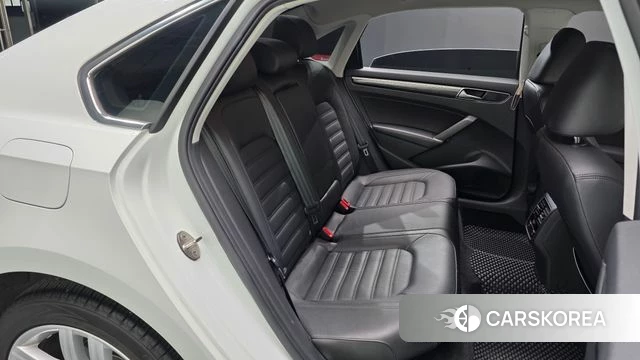 Volkswagen The New Passat 2018 Белый из Кореи, фото 2