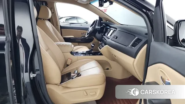 Kia The New Carnival 2020 Черный из Кореи, фото 2