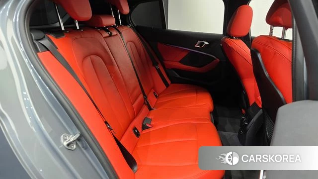 BMW 1 Series (F40) 2022 Серебристо-серый из Кореи, фото 2