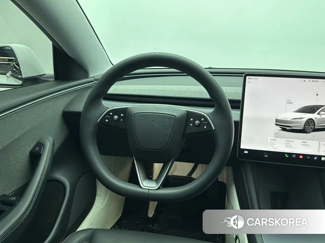Tesla Model 3 2025 Белый из Китая, фото 2