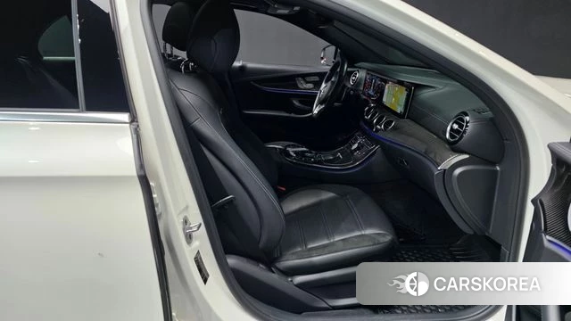Mercedes-Benz E-Class W213 2018 Белый из Кореи, фото 2