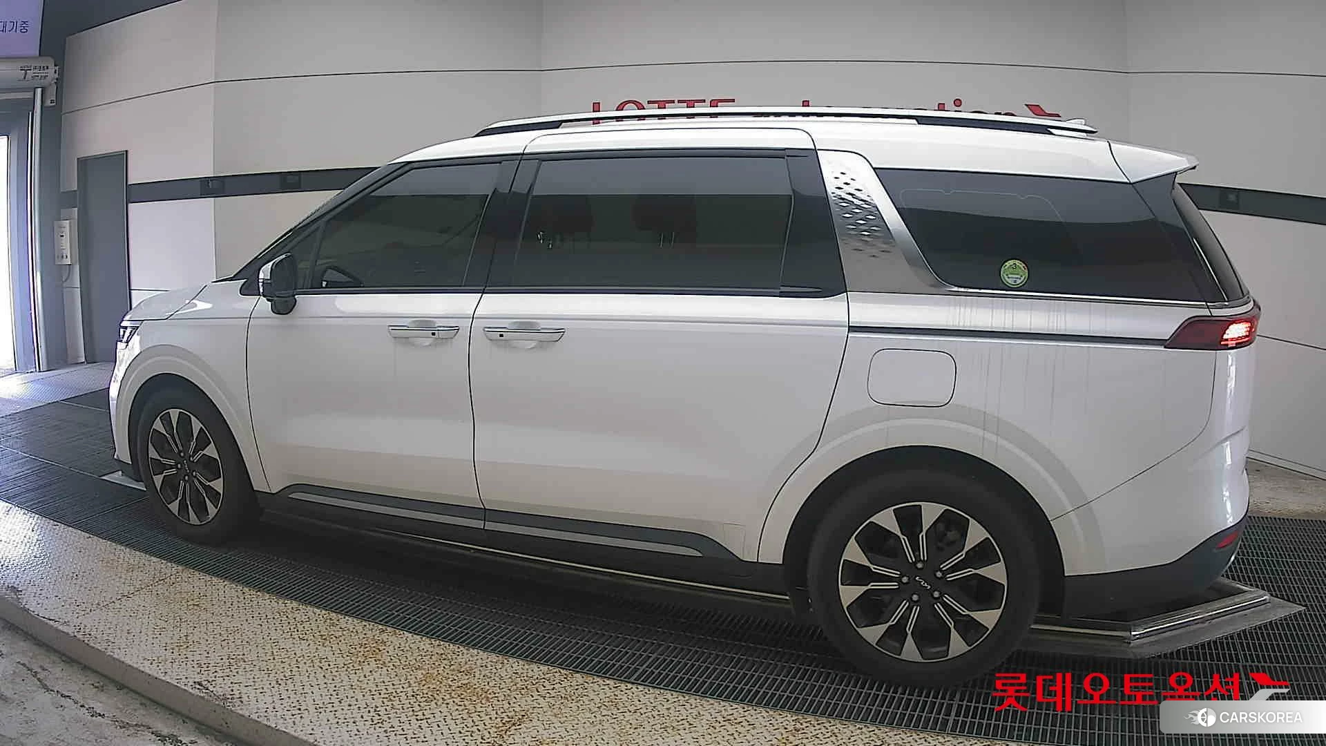 Kia Carnival 2023 Белый из Кореи, фото 2