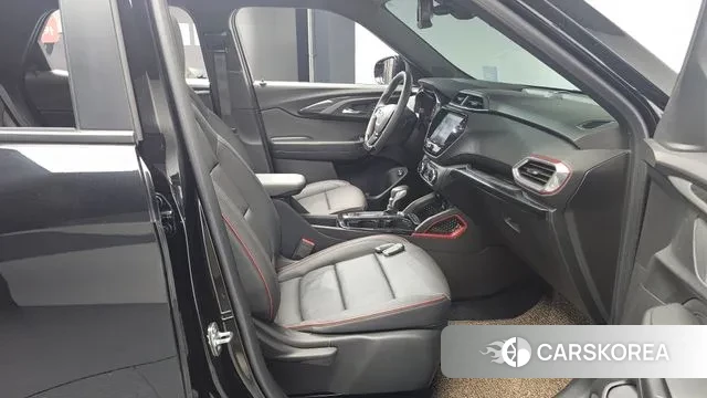 Chevrolet (GM Daewoo) Trailblazer 2023 Черный из Кореи, фото 2