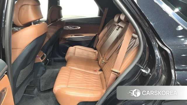 Genesis GV70 2023 Черный из Кореи, фото 2