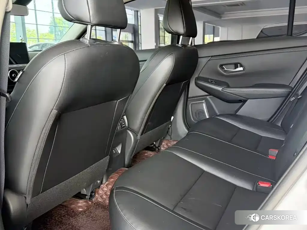 Nissan Sylphy 2024 Белый из Китая, фото 2