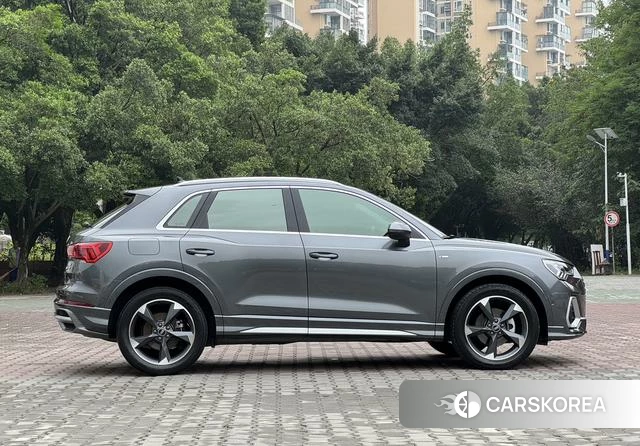 Audi Q3 2022 Темно-серый из Китая, фото 2