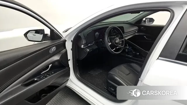 Hyundai The New Avante (CN7) 2024 Белый из Кореи, фото 2