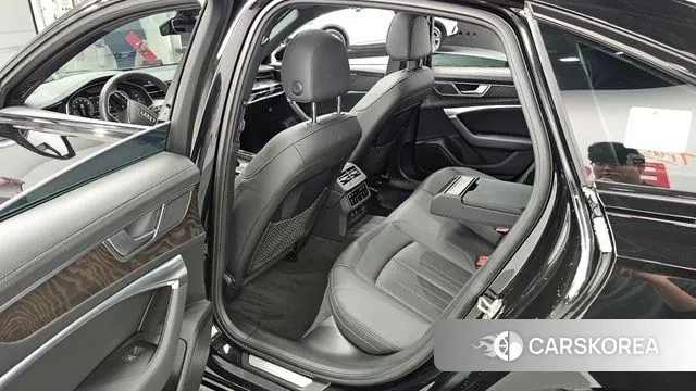 Audi A6 (C8) 2021 Черный из Кореи, фото 2