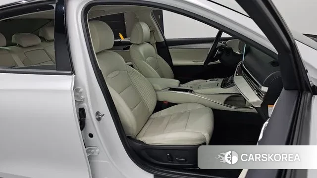 Hyundai The New Grandeur IG Hybrid 2022 Белый из Кореи, фото 2