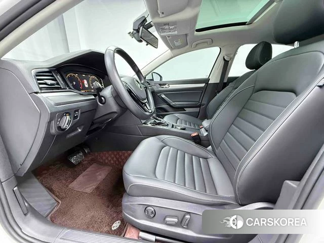 Volkswagen Lingdu 2021 Белый из Китая, фото 2