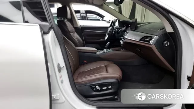 BMW 6 Series GT (G32) 2021 Белый из Кореи, фото 2