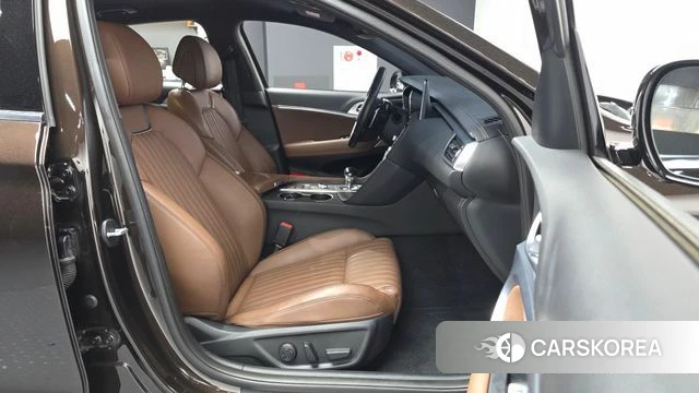 Genesis G70 2018 Коричневый из Кореи, фото 2