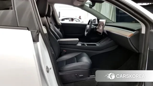 Tesla Model Y 2022 Белый из Кореи, фото 2