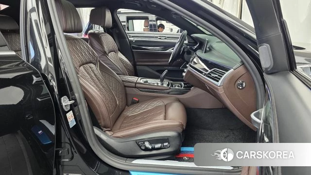 BMW 7 Series (G11) 2019 Черный из Кореи, фото 2