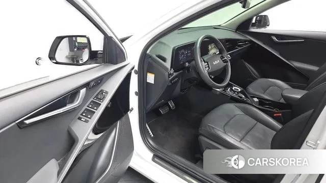 Kia Di Ol Nu Niro 2022 Белый из Кореи, фото 2