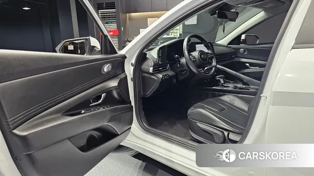 Hyundai Avante Hybrid (CN7) 2022 Белый из Кореи, фото 2