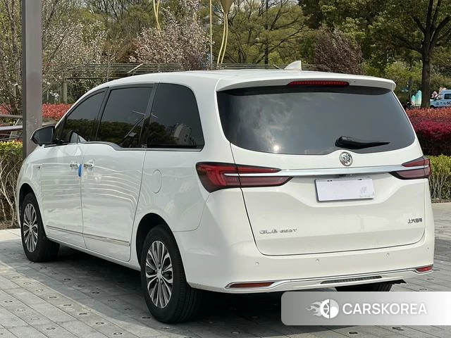 Buick GL8 2020 Белый из Китая, фото 2